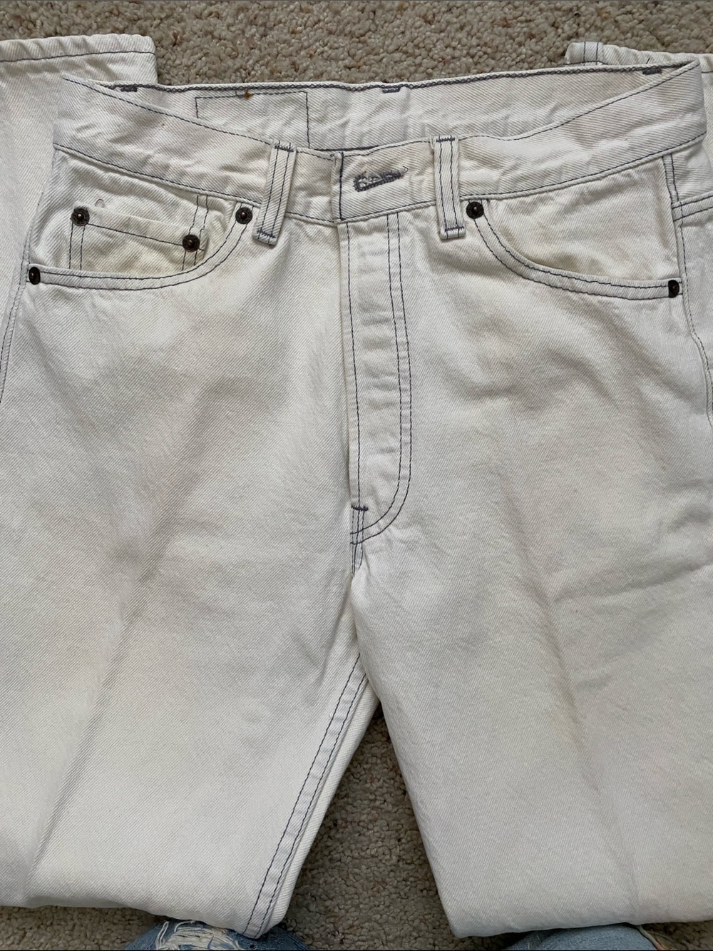 1989 Levi’s 501’s. Cream w/Gray Stitching. 30x30.*
*See actual meas. below. - Picture 5 of 13